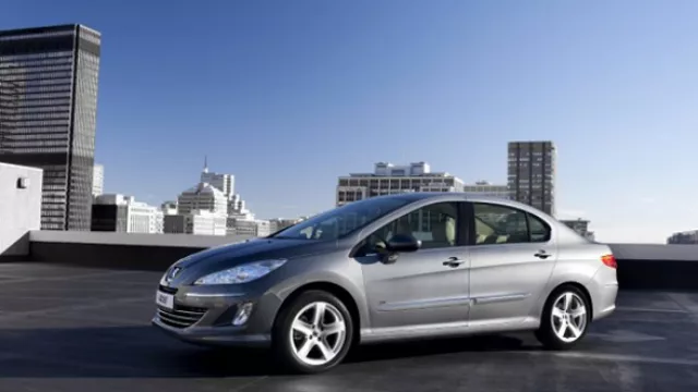 Peugeot 408 como el que estamos probando