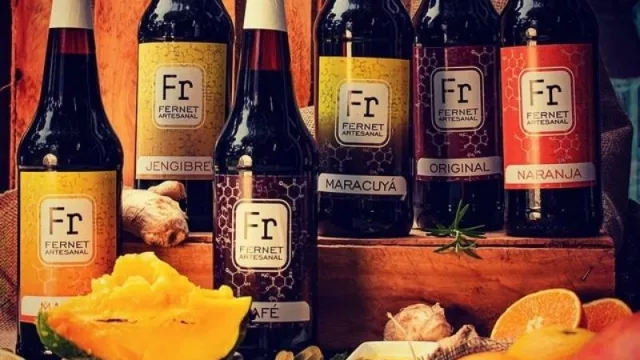 “FR”, el fernet chaqueño que desde Resistencia busca meterse en el 17% de marcas alternativas del mercado (y quedarse con el 10%)