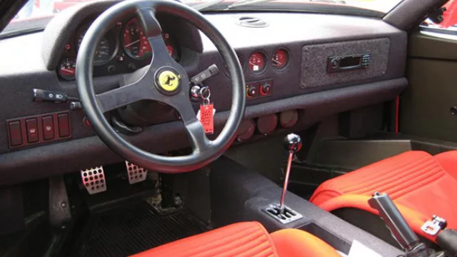 Interior espartano de la Testarossa