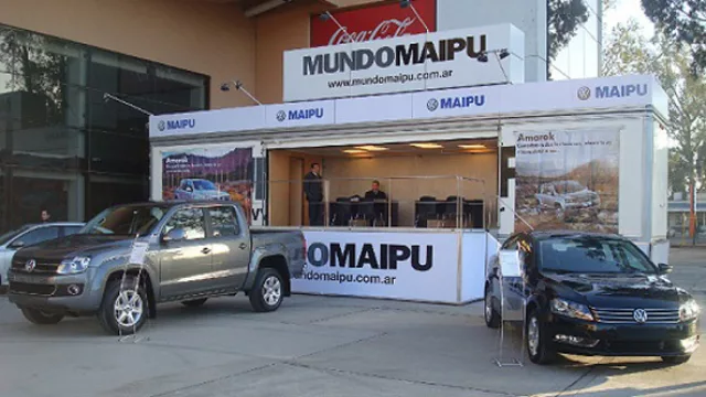 Stand Volkswagen con Amarok y nuevo Passat