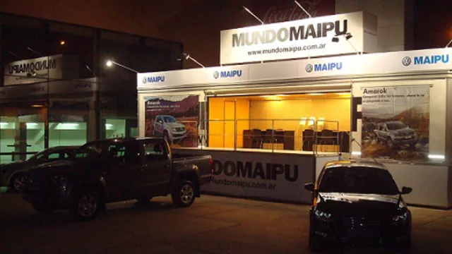 Stand Volkswagen con Amarok y nuevo Passat