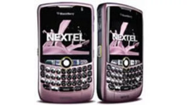 Nextel presentó Pink, su BlackBerry pensada para mujeres (el 30% de sus clientes)