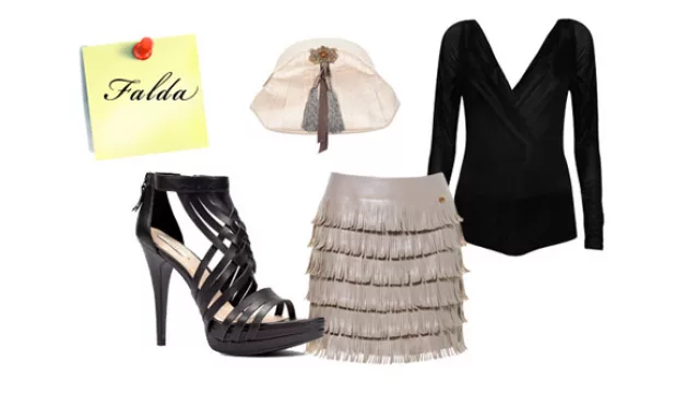 De noche, pollera con destello de flecos