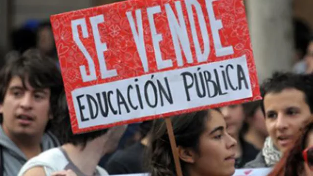 En 1960 había educación pública y gratuita en Chile, ¿a dónde fueron esos fondos?