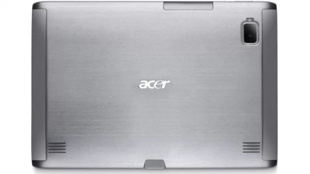 Cuando te da la espalda deja ver su cámara posterior