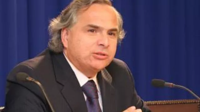 Chile: Piñera juega al límite al nombrar a Chadwick (dándole la razón a Wikileaks)