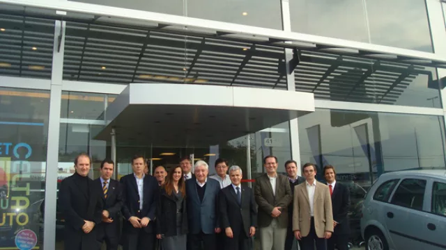 Autoridades de Maipú y General Motors de Argentina