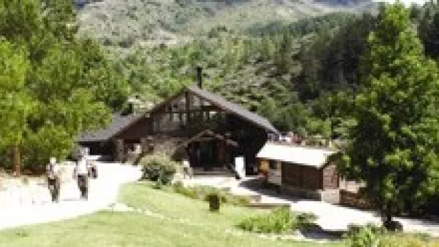 Peñón está de estreno: sumó una palestra de 9 metros y un circuito de arborismo extremo