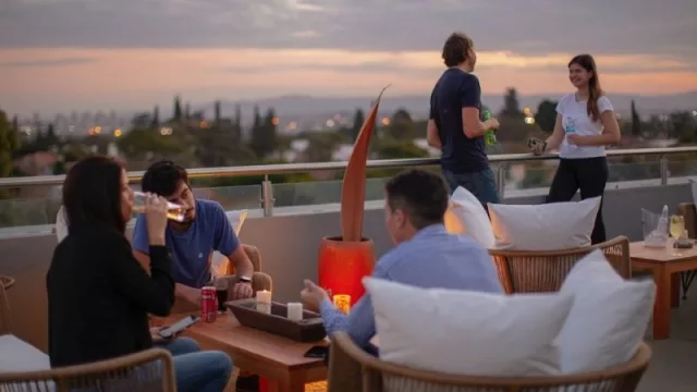 Terraza de Ñú Posta Urbana.