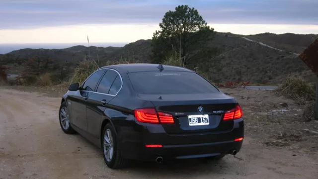 Cola corta que esconde un enorme baúl