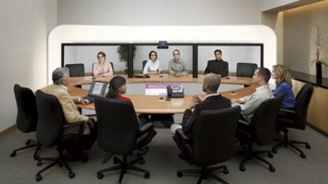 A falta de vuelos, buenas son las videoconferencias