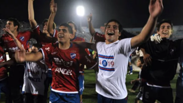 Uruguay: Entre Apertura y Clausura el fútbol vendió 819.000 entradas