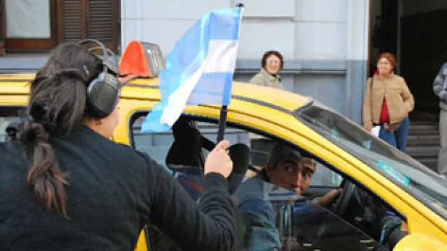 Se acabó la disputa de banderas entre Mitre y Cadena 3: la 810 saldrá a pintar escuelas