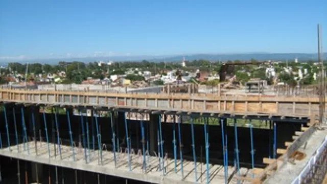 Los permisos de edificación arrancaron el año muy remolones (¿ruido estadístico o parate del boom?)