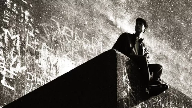 Diego Roia fotografió la colección en el monumento Myriam Stefford