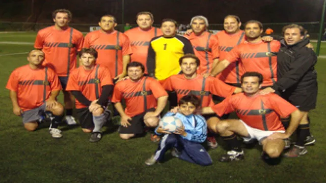 A pesar de la derrota, acá están: ¡bienvenidos sean los Padres del Colegio Alemán!