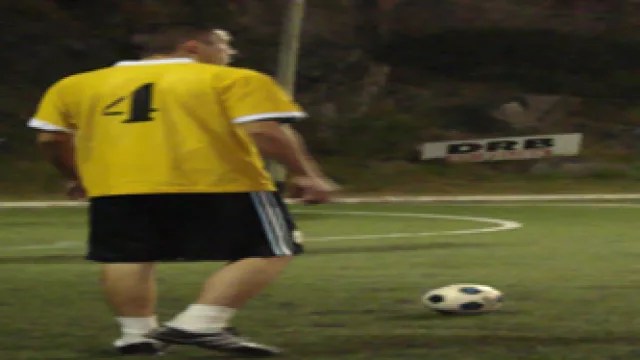 La dejó chiquita. Oviedo le hizó honor a su número de casaca y ya se perfila como goleador.