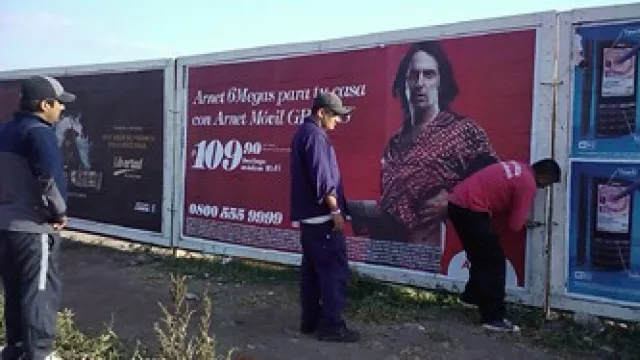 La Municipalidad limpia la vía pública y empieza por los “chicos”