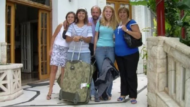 Abrile tu puerta al mundo: postulate como familia anfitriona en Coined