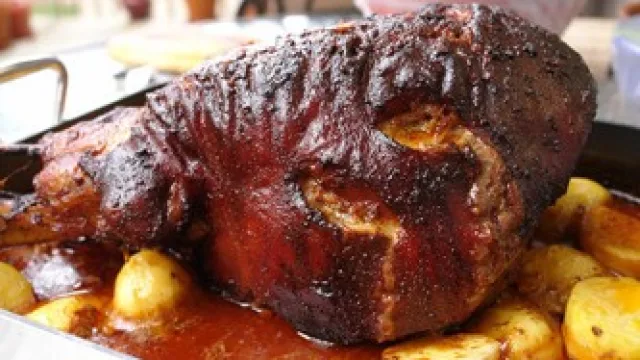 Para que se te haga agua la boca: pata de cordero al horno