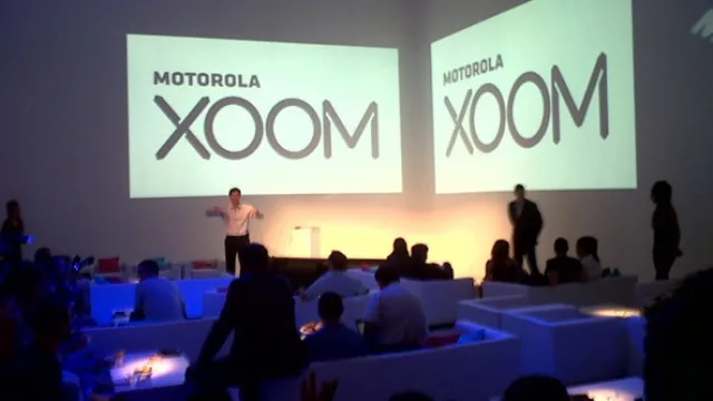 La Motorola Xoom sale hoy al mercado a un precio de $ 3.599