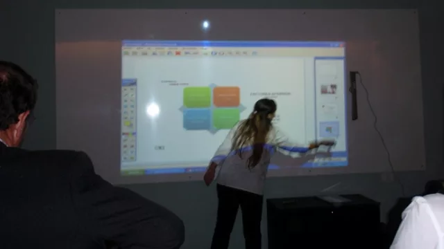 La UES 21 reunió 4.000 personas para su presentar su nuevo edificio (un show memorable)