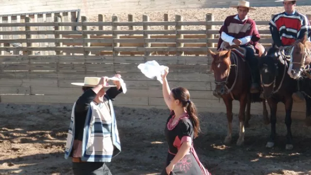 La Cueca, el baile folclórico de Chile, también recreado en El Cuadro