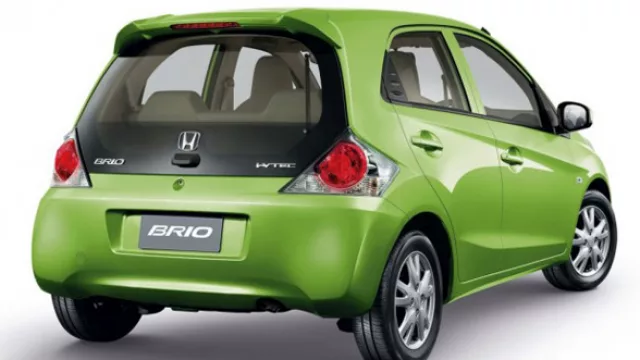 Cola que recuerda –en algo- al CRX de los 90´s