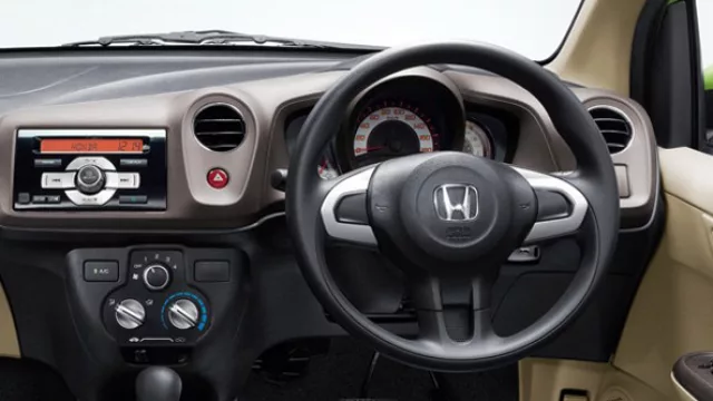 En el interior sí se respira un aire Honda (Fit)