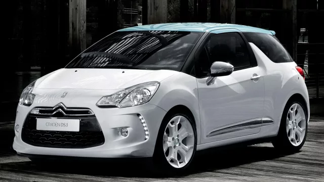 Automotrices dicen presente en los paradores turísticos