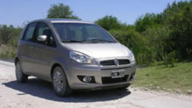 Última semana de InfoAutos 2010. Test Fiat Idea 1.6