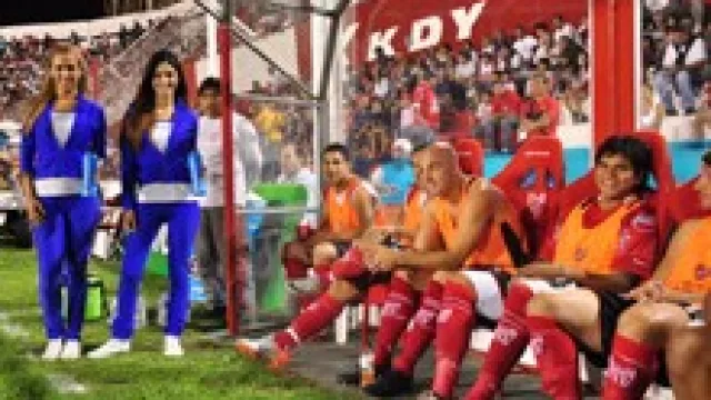 Dos de rojo y blanco se alían (Coca Cola firmó con Instituto).