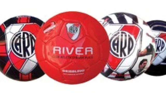 Dribbling renueva con River y suma dos más.