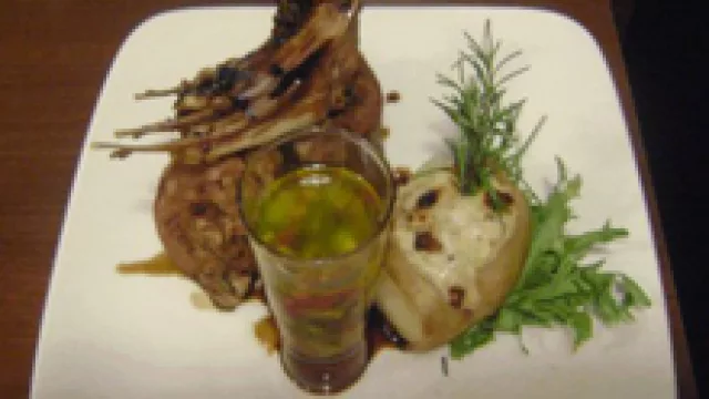 Cabrito glaseado al Torrontés