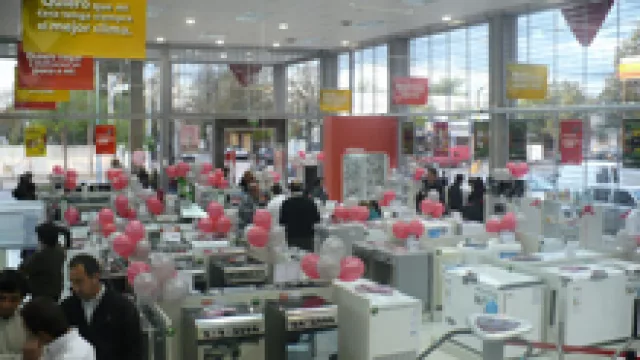 Electrónica Megatone abrió su tercera sucursal en Córdoba.