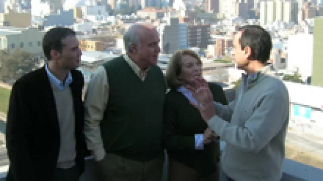 AMB lanzó la nueva campaña de Regam (con Mónica y César)