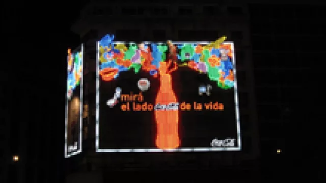 La CAM reflexiona sobre una pantalla