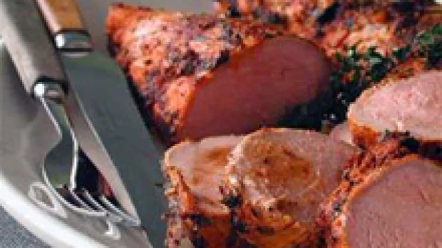 Bondiola con pasta de aceitunas verdes y crema de batatas