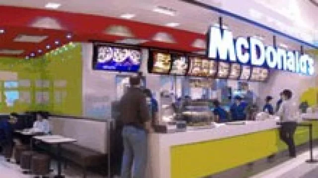 Mc Donald´s se renovó en la terraza de comidas del Córdoba Shopping.