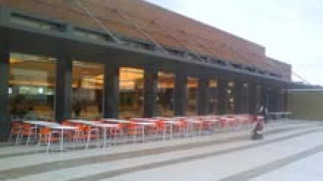 El Córdoba Shopping inauguró su “terraza de comidas” (y volvió Freddo)