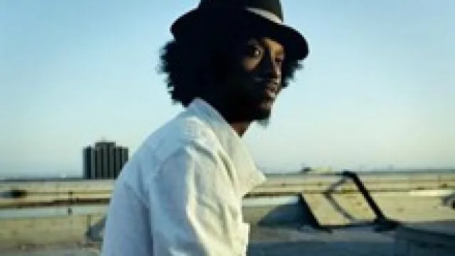 En AR y UY, nos gusta más K"naan, en CL, Shakira.