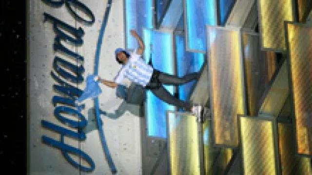 Prix D`Ami y un show que usó como plataforma ¡la fachada del HoJo!