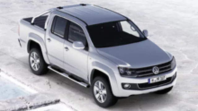VW sale a mostrar la pick up Amarok por el interior del país