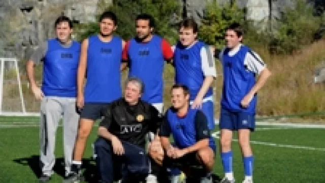 Un clásico en la previa al sorteo: un mezclado de Azules versus Colorados...