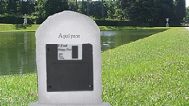 Despidiendo un entrañable amigo: el diskette