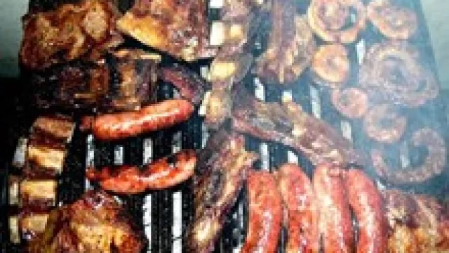 Las parrillas sufren un bajón de hasta el 40% (pero el asado del domingo sigue firme)