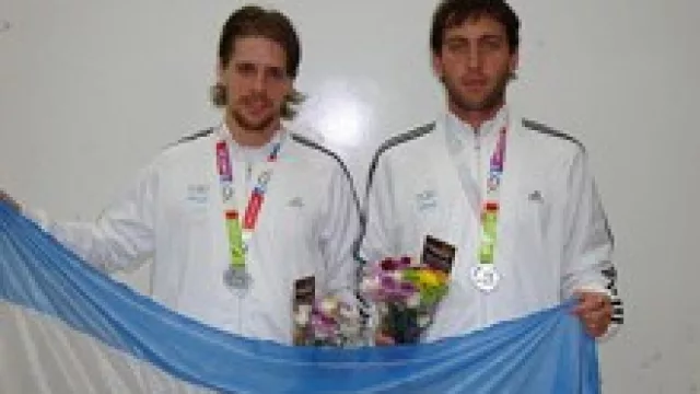 Movistar junto al squash de Córdoba (D´Arcángelo campeón).