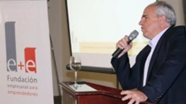 E+E invitó a desayunar al ex presidente de Colombia.