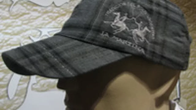 Cap escocés “La Martina”