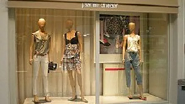 Rapsodia y Jazmín Chebar hacen la punta (y presentan su colección de invierno).